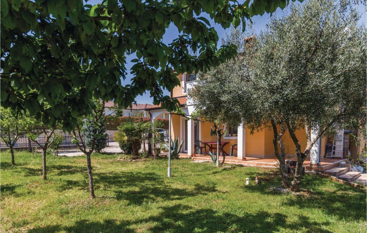 Nice Apartment In Kastel With Kitchen エクステリア 写真