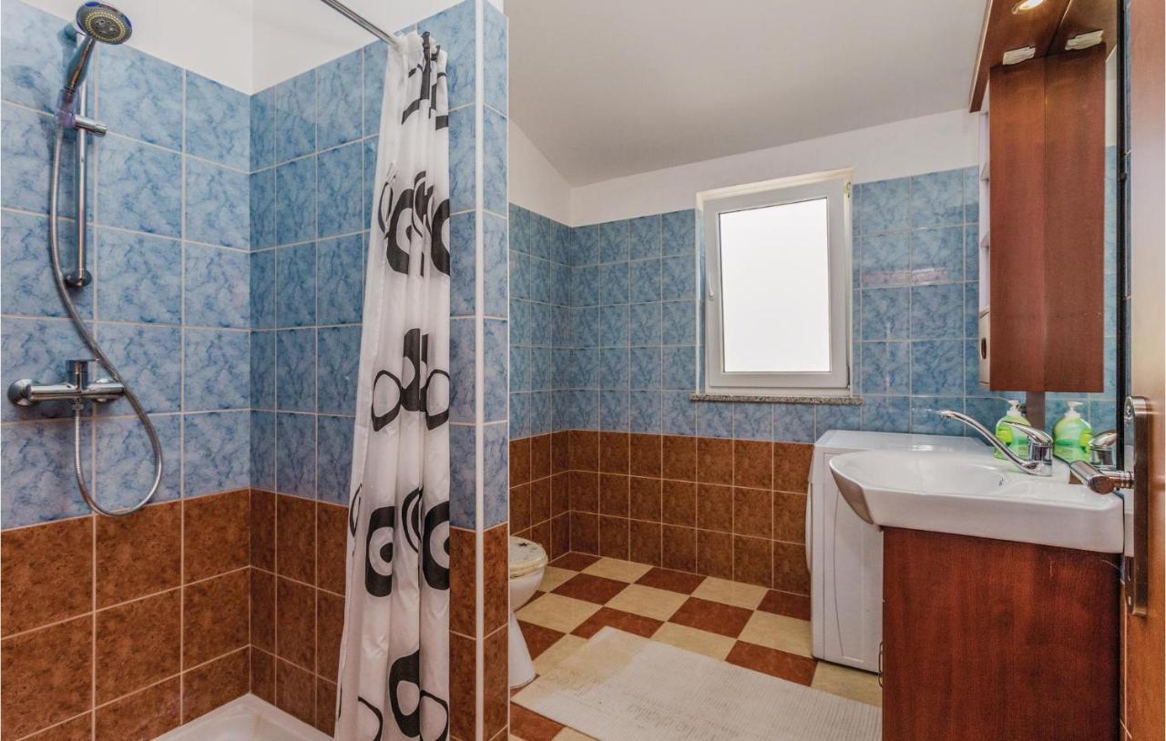 Nice Apartment In Kastel With Kitchen エクステリア 写真