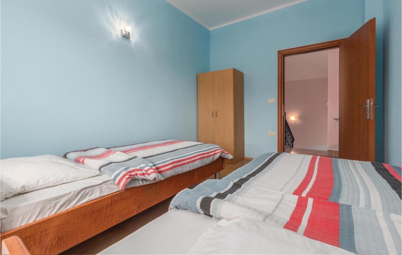 Nice Apartment In Kastel With Kitchen エクステリア 写真